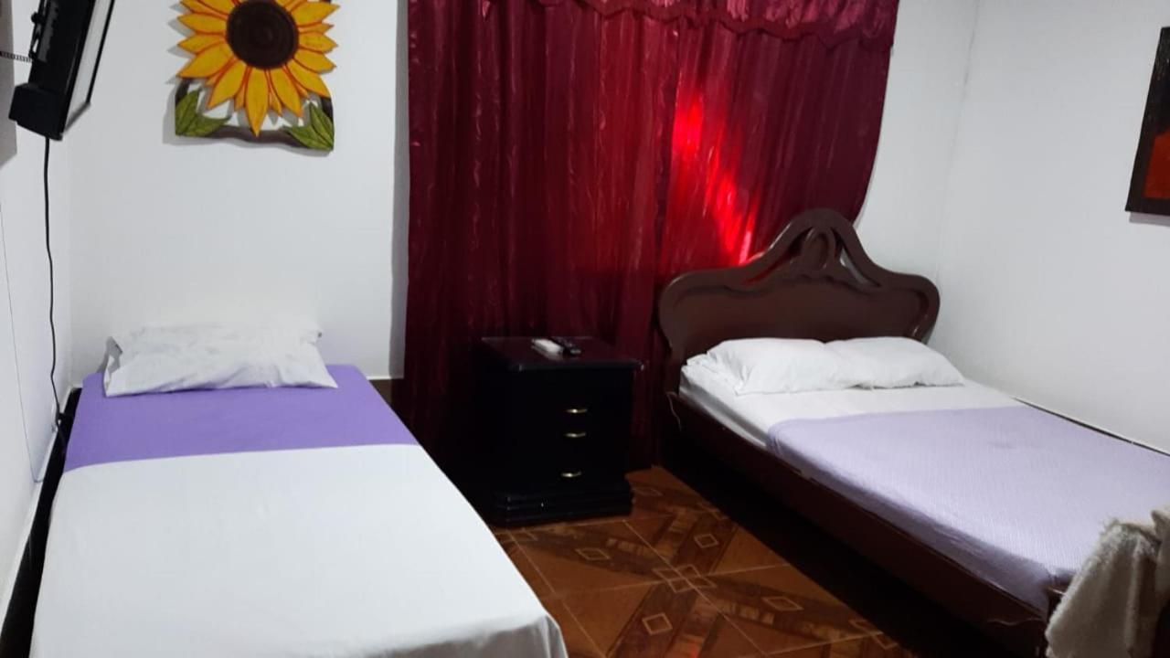 לטיסייה Hostal Selvatrip מראה חיצוני תמונה