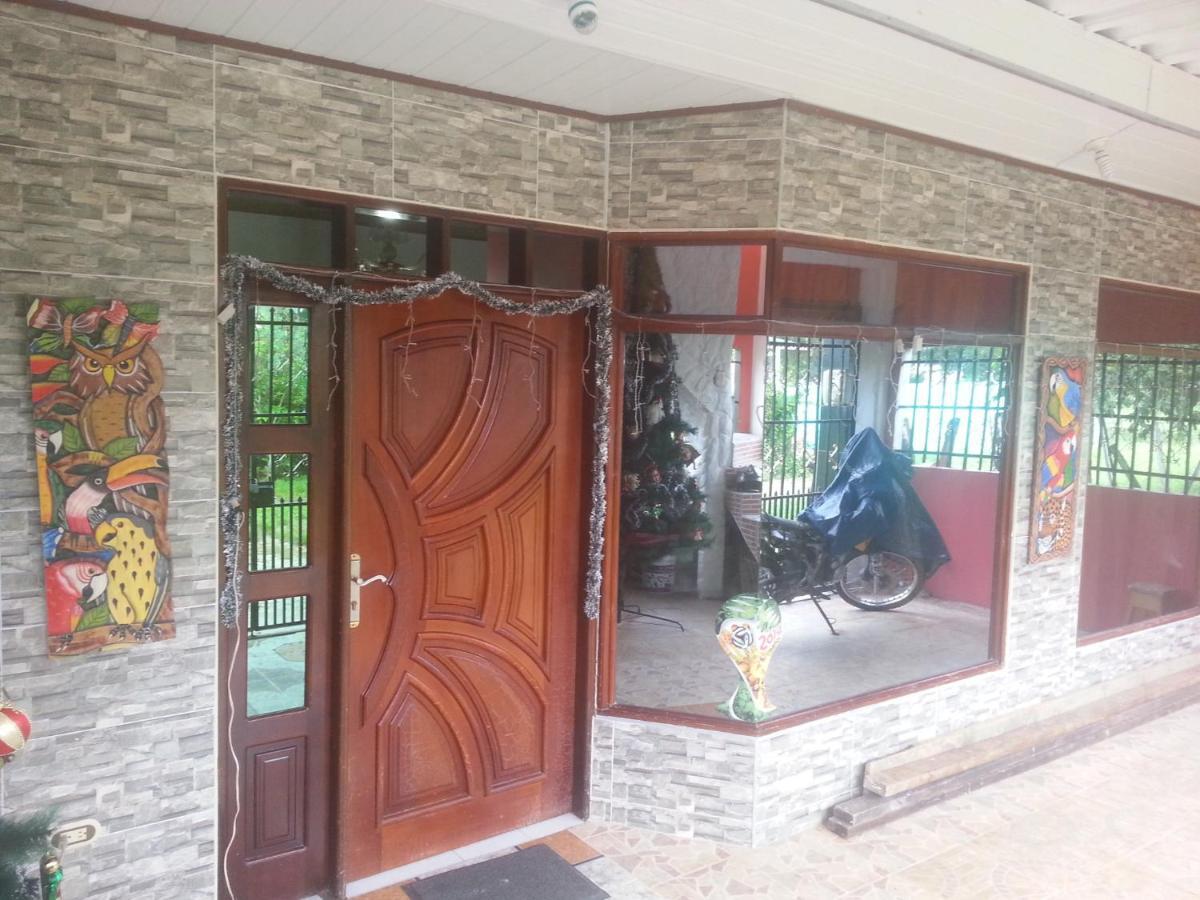 לטיסייה Hostal Selvatrip מראה חיצוני תמונה